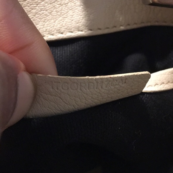 “ Sold” NWT Burberry Vintage Banner - Picture 5 of 8